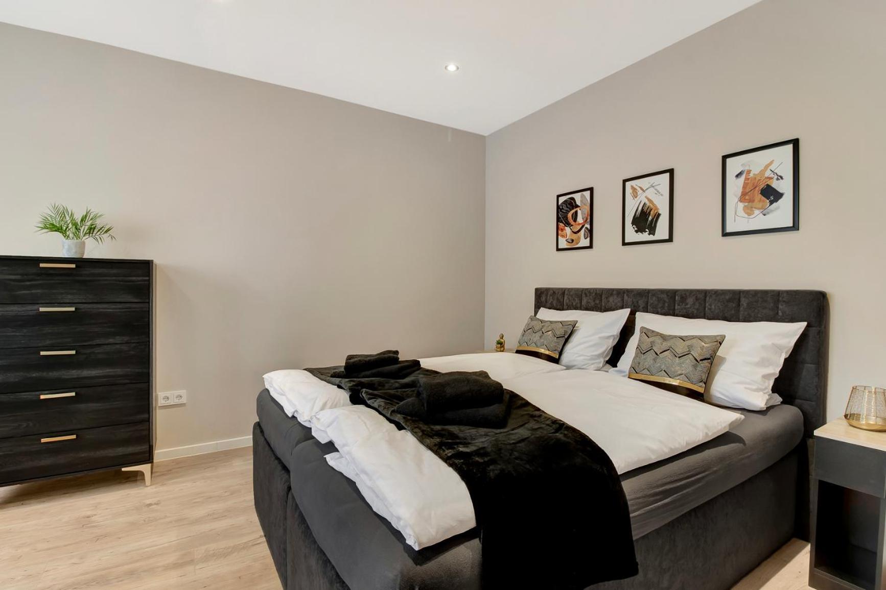 24-7 Living - Eg Unna
