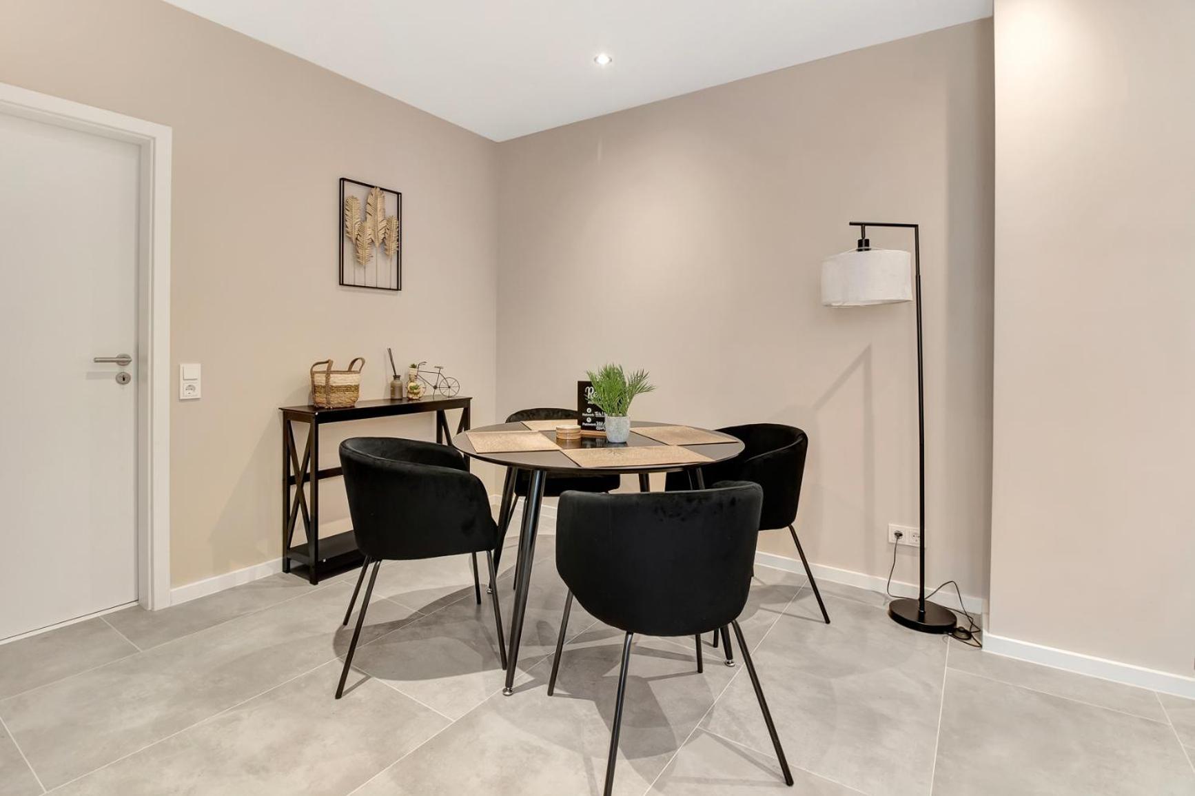 24-7 Living - Eg Unna
