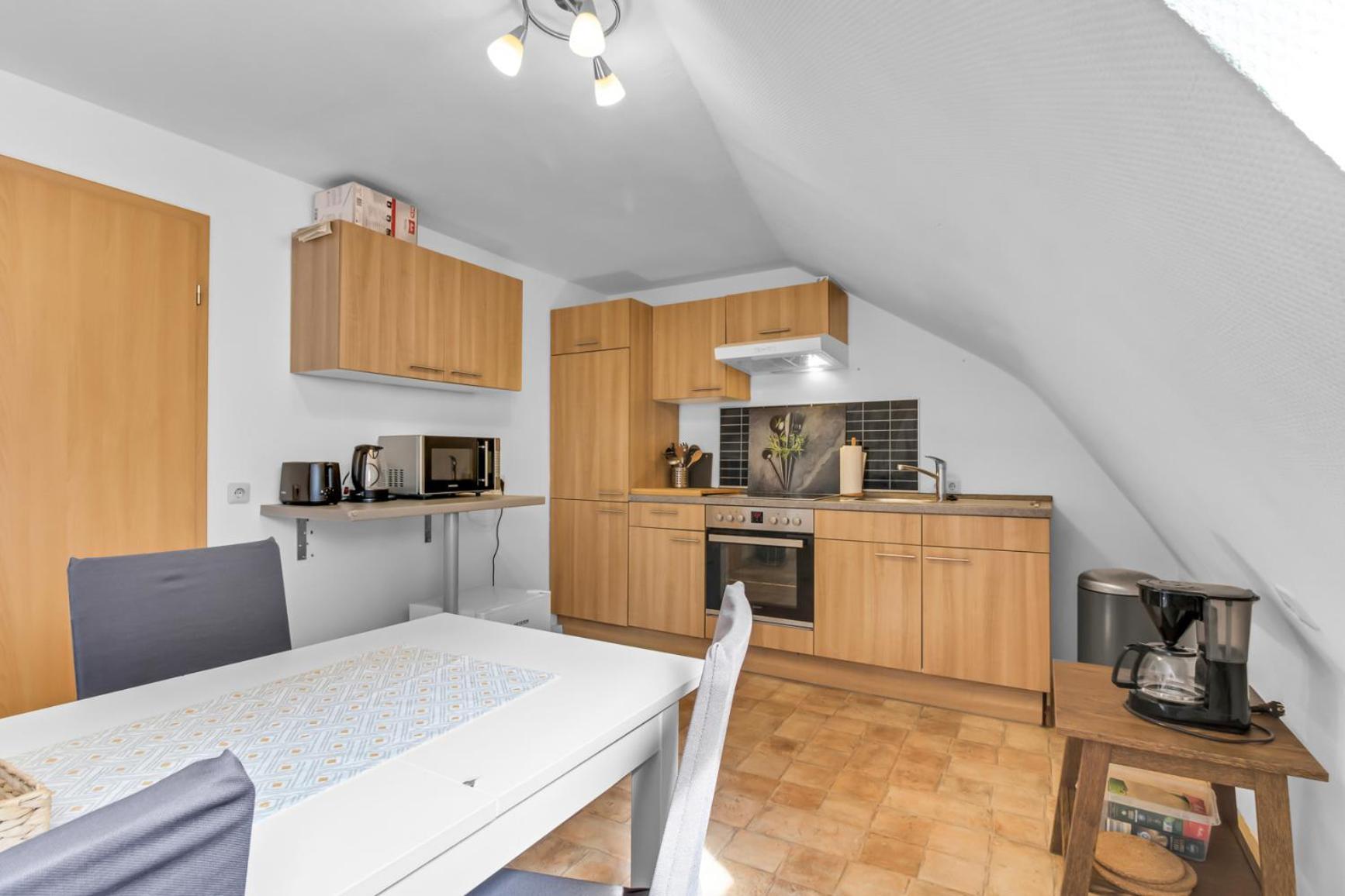 24-7 Living - Eg